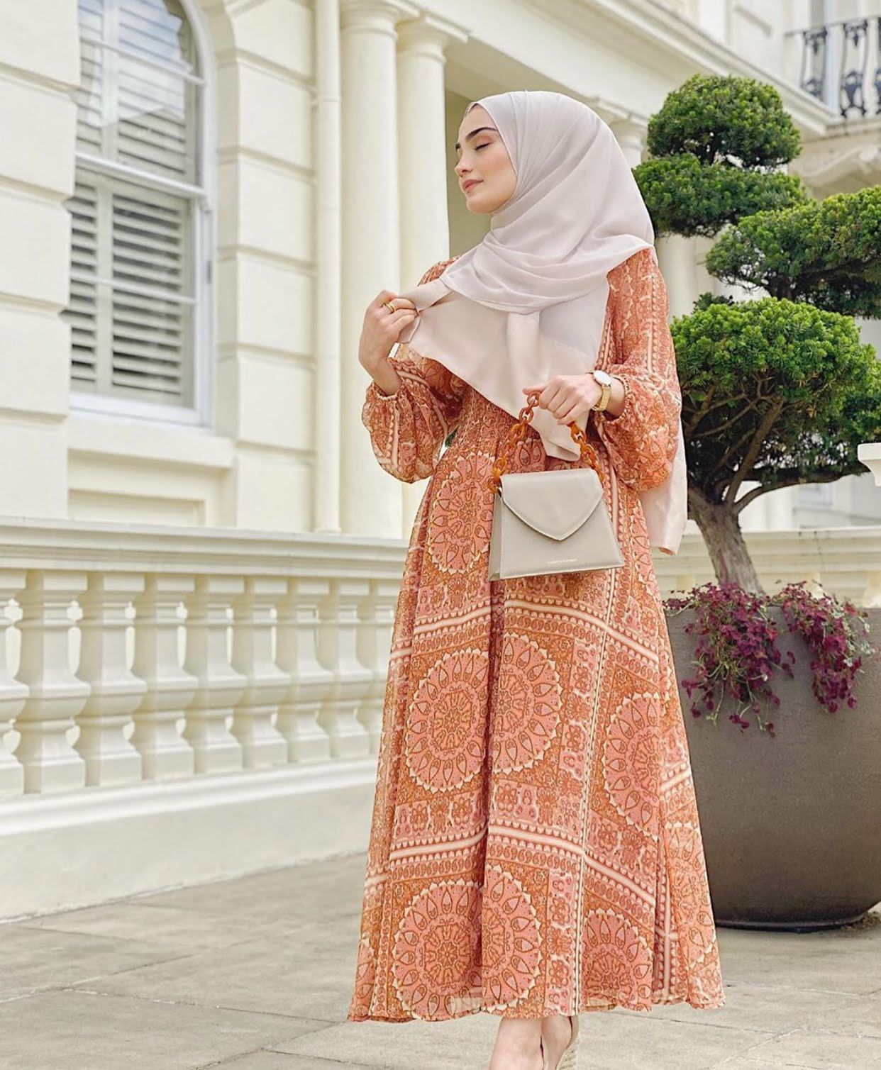 Hijab Fashion Long Sleeve Dress Outfit Ideas You Will Want To Copy -   9 style Hijab kebaya ideas