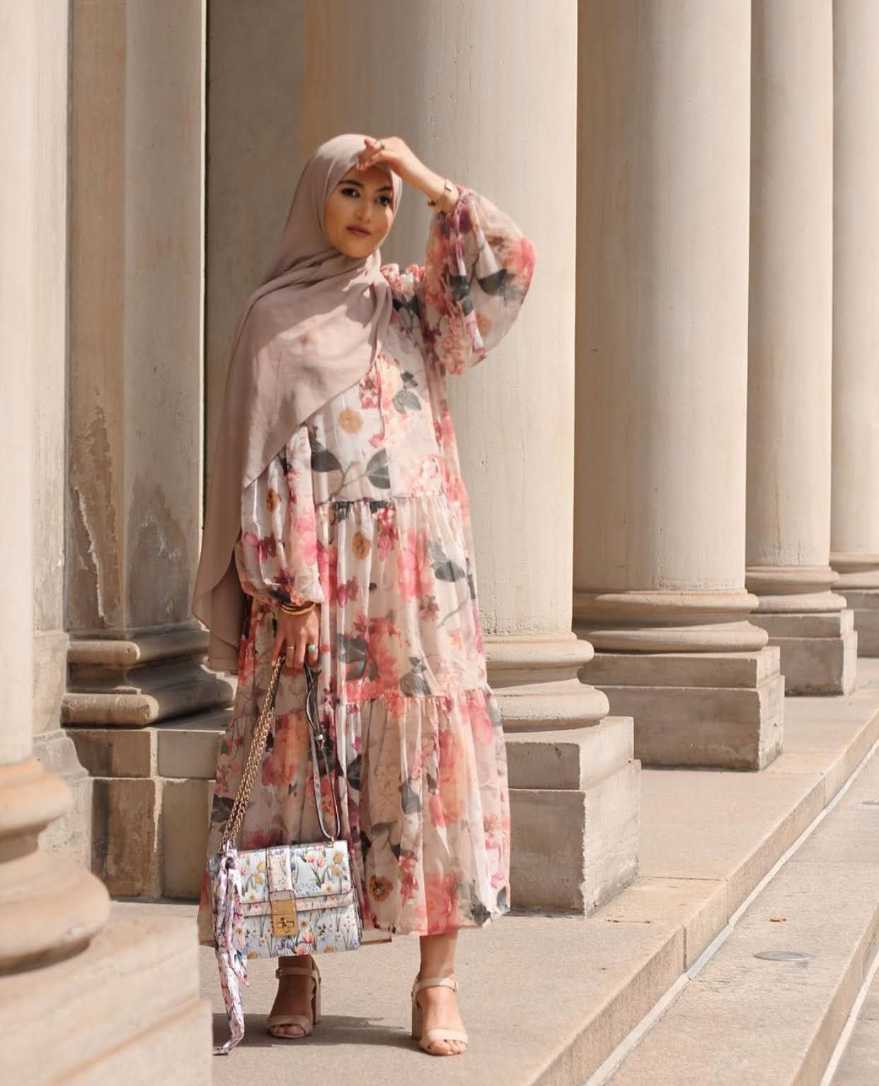 Modest Fashion Long Dresses That Will Make You Look Effortlessly Classy -   9 style Hijab kebaya ideas