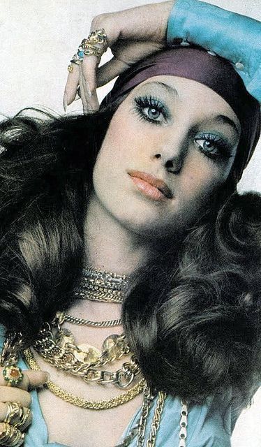 Marisa Berenson photographed by Gian Paolo Barbieri for a Beauty Editorial in Vogue US, 1969 -   15 70s beauty Editorial ideas