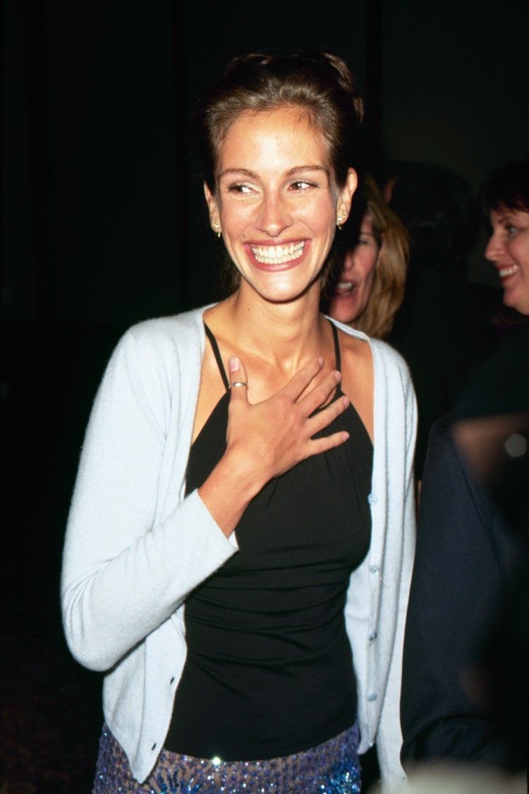 Julia Roberts's Armani Trouser Suit Was Not Her Only Joyous '90s Style Moment -   16 julia roberts style 90s ideas