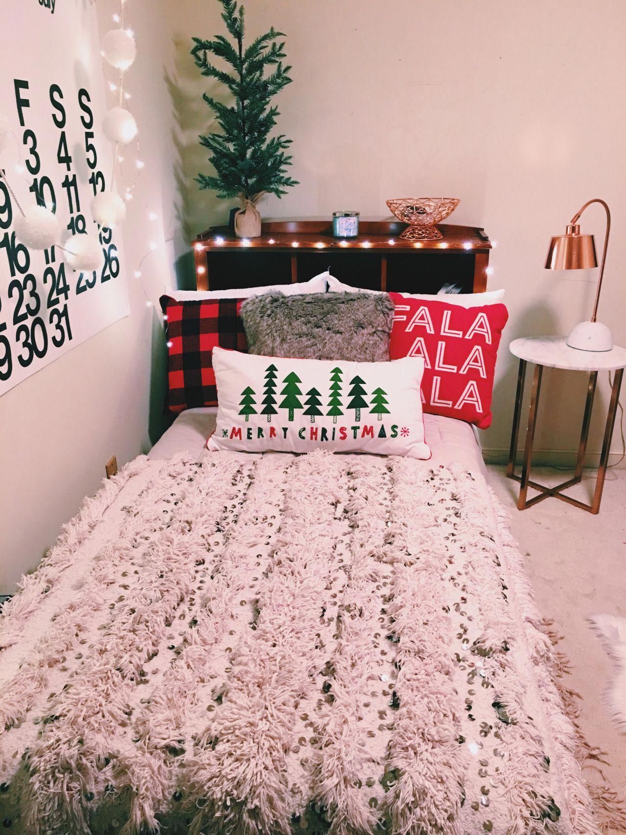 3 Easy Dorm Decorating Ideas for the Winter Holidays -   17 christmas decor for bedroom teen ideas