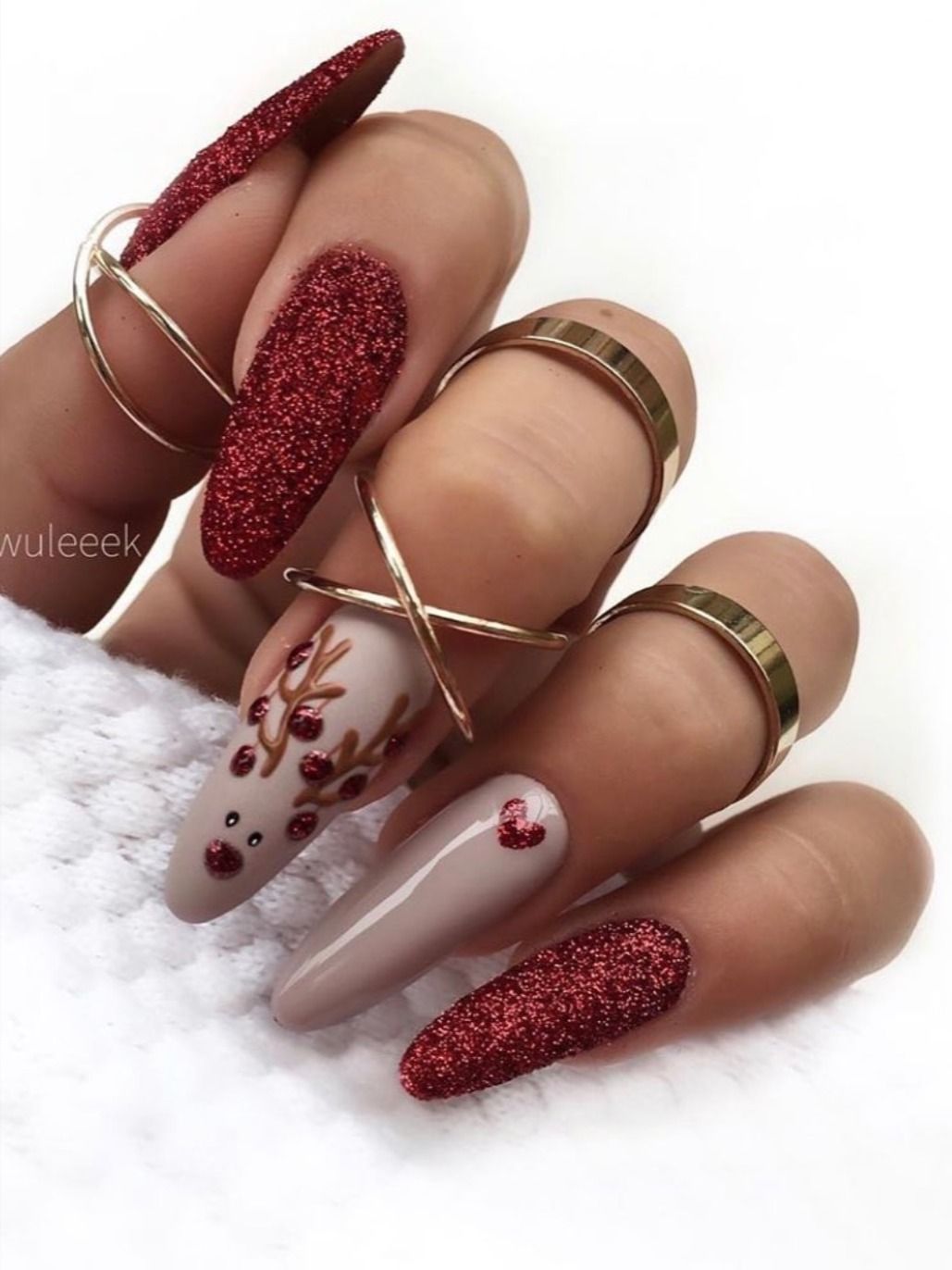 Most Beautiful and Attractive Red Christmas Nails 2019 -   14 xmas nails simple ideas