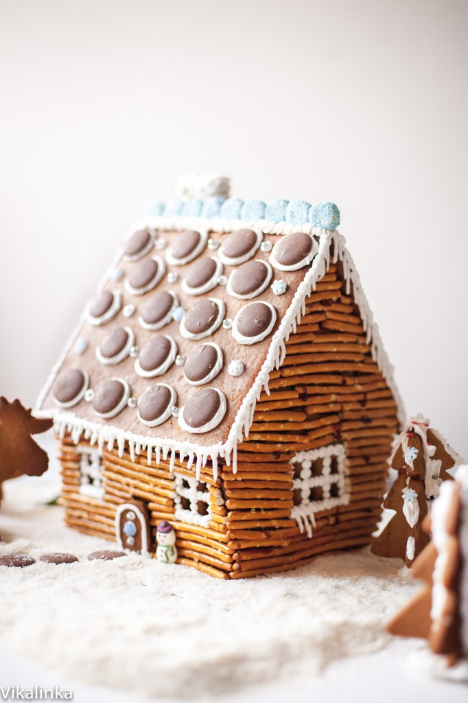 How to Make a Gingerbread House at Home {Rustic Log Cabin} -   16 gingerbread house designs ideas