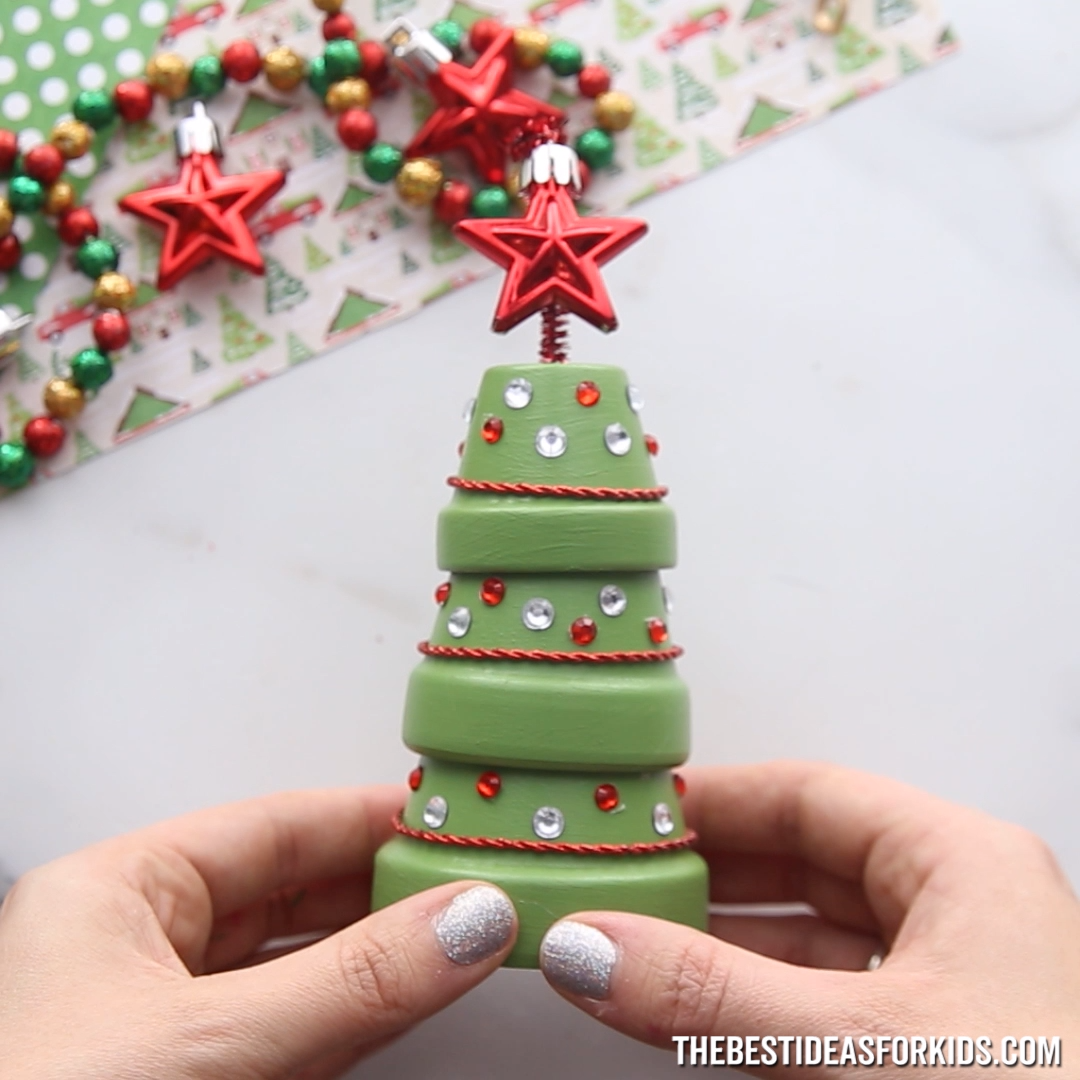 CLAY POT CHRISTMAS TREE  -   17 xmas crafts to sell homemade gifts ideas