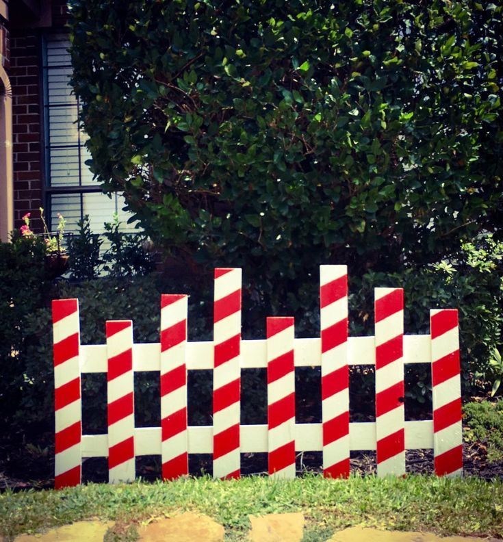 Christmas Picket Fence -   18 christmas decorations diy outdoor yards ideas
