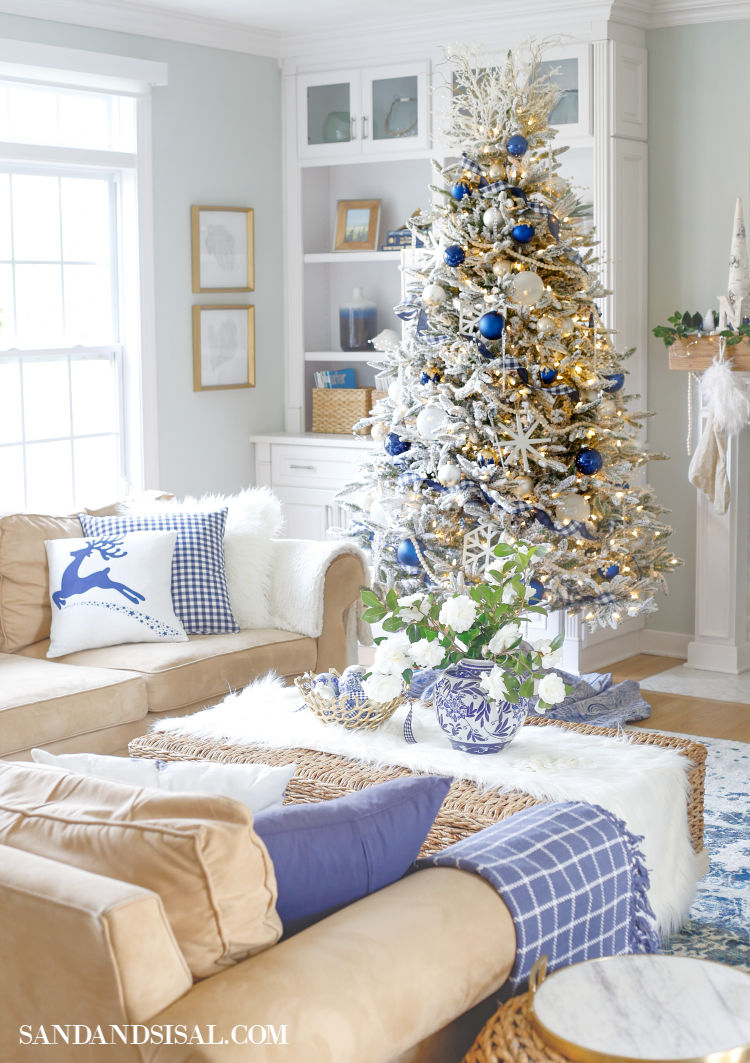 A Very Merry Blue Christmas Tour - Sand and Sisal -   19 christmas tree 2020 blue and gold ideas