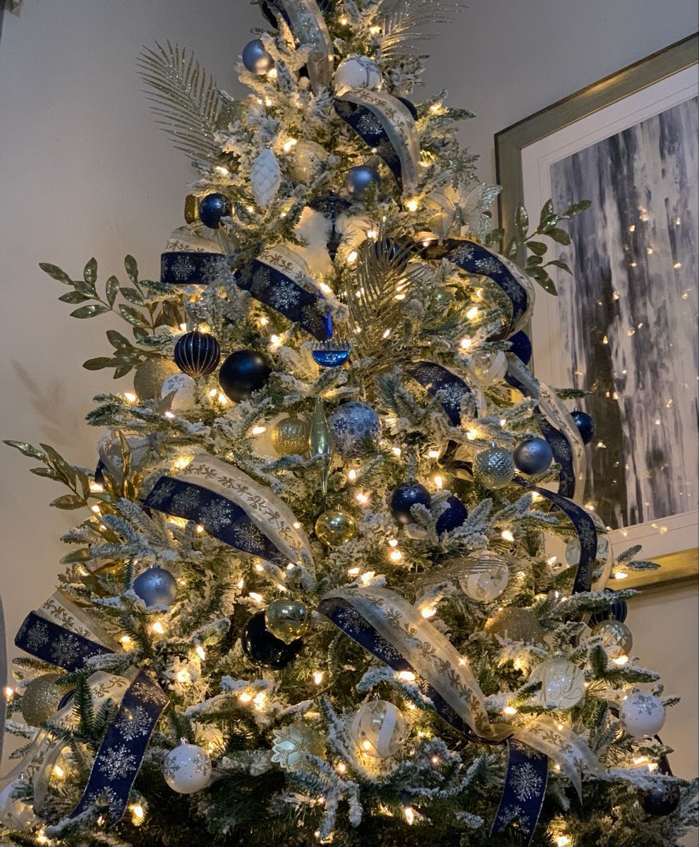 Blue and gold Christmas tree -   19 christmas tree 2020 blue and gold ideas