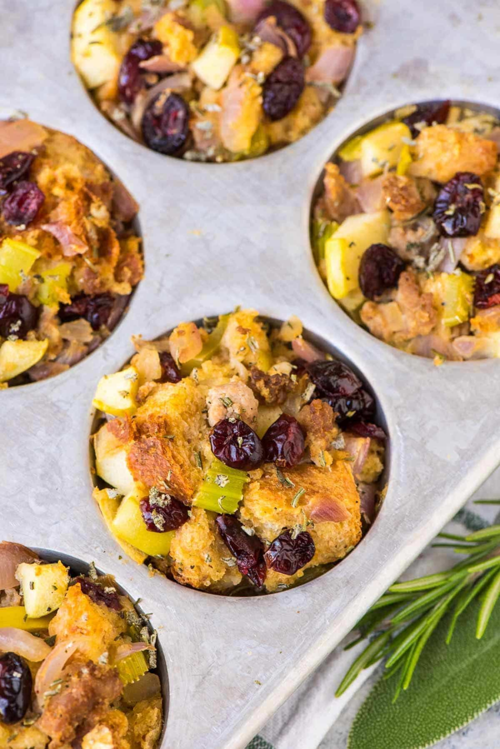 Stuffing Muffins with Sausage and Apples {Delicious!} - WellPlated.com -   19 stuffing muffins easy ideas