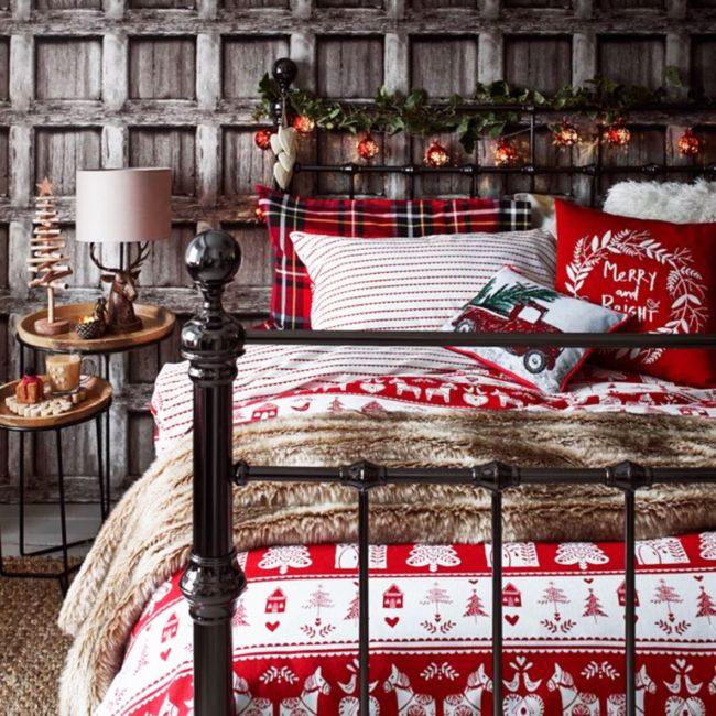 31 DIY Christmas Decorations Ideas For Living Room - New Year's Bedroom Decor -   20 christmas decor for bedroom diy ideas