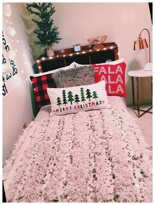 31 Festive Minimalist Christmas Bedroom Ideas 26+ | christmas decor ideas for bedroom | 2020 -   20 christmas decor for bedroom diy ideas