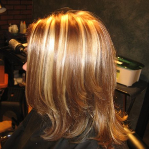 Golden blonde highlights. | We Know How To Do It