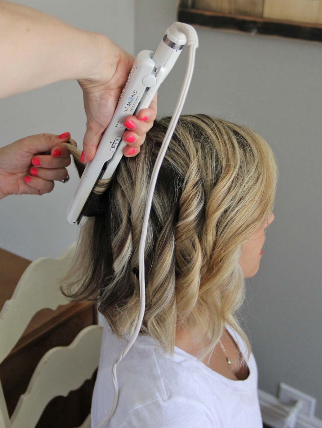 How To Beach Waves For Short Hair We Know How To Do It